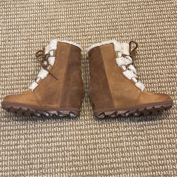 Sorel Women’s Joan of Arctic Wedge Shearling Boot 9 - Picture 8 of 13